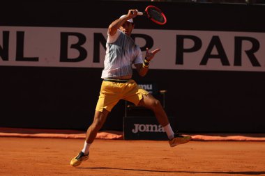 Roma, İtalya 14.05.2024: A.ZVEREV (GER) VS N.BURGES (POR) Internazionali BNL 2024 Erkekler ATP 1000 Açık tenis turnuvası sırasında Roma 'da CENTRE COURT.
