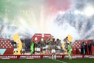 Roma, İtalya 15.05.2024: Juventus İtalya Kupası 'nı kazandı ve İtalya Kupası 2023-2024, İtalya Kupası, Atalanta Bergamasca FC Juventus' a karşı Roma Olimpiyat Stadyumu 'nda oynanan maç sonrasında ödül töreninde kutlandı..