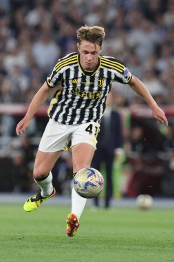 Roma, İtalya 15.05.2024: Juventus 'lu Nicolussi Caviglia ITALY CUP 2023-2024, Coppa Italia Frecciarossa, futbol maçı Atalanta Bergamasca ile Roma Olimpiyat Stadyumu' ndaki FC Juventus karşılaşmasında eylem halindedir..
