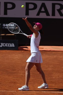 Roma, İtalya 16.05.2024: Iga Swiatek (POL) vs Coco Gauff (ABD) Internazionali BNL 2024 Women 's WTA 1000 turnuvası sırasında Roma' da Grand Stand Arena 'da düzenlenen turnuvada .