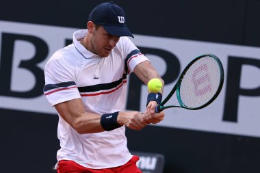 Roma, İtalya 16.05.2024: S. TSITSIPAS GREEK VS N.JARRY CHILE Internazionali BNL 2024 Mens ATP 1000 açık tenis turnuvası sırasında Roma 'da Grand Stand Arena' da .