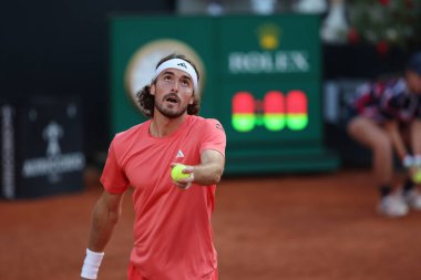 Roma, İtalya 16.05.2024: S. TSITSIPAS GREEK VS N.JARRY CHILE Internazionali BNL 2024 Mens ATP 1000 açık tenis turnuvası sırasında Roma 'da Grand Stand Arena' da .