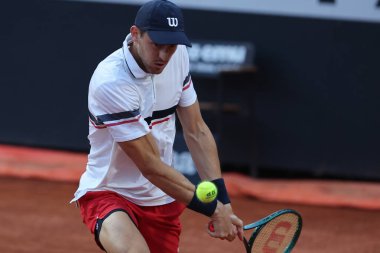 Roma, İtalya 16.05.2024: S. TSITSIPAS GREEK VS N.JARRY CHILE Internazionali BNL 2024 Mens ATP 1000 açık tenis turnuvası sırasında Roma 'da Grand Stand Arena' da .