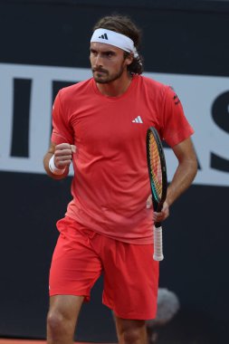 Roma, İtalya 16.05.2024: S. TSITSIPAS GREEK VS N.JARRY CHILE Internazionali BNL 2024 Mens ATP 1000 açık tenis turnuvası sırasında Roma 'da Grand Stand Arena' da .