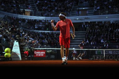 Roma, İtalya 16.05.2024: S. TSITSIPAS GREEK VS N.JARRY CHILE Internazionali BNL 2024 Mens ATP 1000 açık tenis turnuvası sırasında Roma 'da Grand Stand Arena' da .