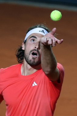 Roma, İtalya 16.05.2024: S. TSITSIPAS GREEK VS N.JARRY CHILE Internazionali BNL 2024 Mens ATP 1000 açık tenis turnuvası sırasında Roma 'da Grand Stand Arena' da .