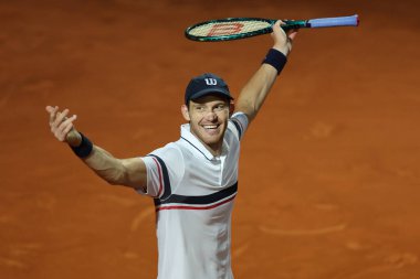 Roma, İtalya 16.05.2024: S. TSITSIPAS GREEK VS N.JARRY CHILE Internazionali BNL 2024 Mens ATP 1000 açık tenis turnuvası sırasında Roma 'da Grand Stand Arena' da .