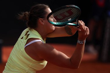 Roma, İtalya 18.05.2024: Aryna Sabalenko, Internazionali BNL 2024 Finali kadınları WTA 1000 Açık tenis turnuvasında Polonyalı Iga Swiatek 'e karşı..