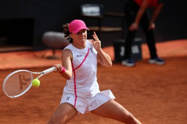 Roma, İtalya 18.05.2024: Aryna Sabalenko, Internazionali BNL 2024 Finali kadınları WTA 1000 Açık tenis turnuvasında Polonyalı Iga Swiatek 'e karşı..