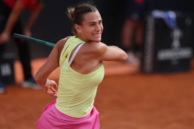 Roma, İtalya 18.05.2024: Aryna Sabalenko, Internazionali BNL 2024 Finali kadınları WTA 1000 Açık tenis turnuvasında Polonyalı Iga Swiatek 'e karşı..