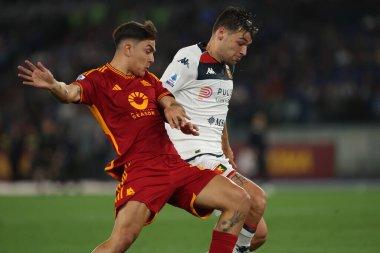 Roma, İtalya 19.05.2024: İtalyan Serie A TIM 2023-2024 futbol karşılaşmasında Paulo Dybala Roma 'daki Olimpiyat Stadyumu' nda AS ROMA ile GENOA Cricket ve Football Club karşılaşması.