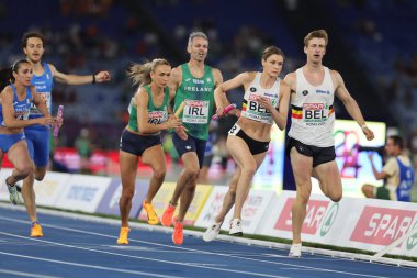 Roma, İtalya 7.06.2024: Christopher O 'DONNELL, Rhasidat ADELEKE, Thomas BARR, İrlandalı Sharlene MAWDSLEY 4 x 400 metre bayrak yarışında altın madalya kazandı.