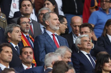 Gelsenkirchen, Almanya 20.06.2024: İspanya Kralı VI. Filippo, İspanya ile İtalya arasında Gelsenkirchen 'deki Veltins Arena Stadyumu' nda oynanan UEFA EURO 2024 grup B futbol maçında kürsüde yer aldı..