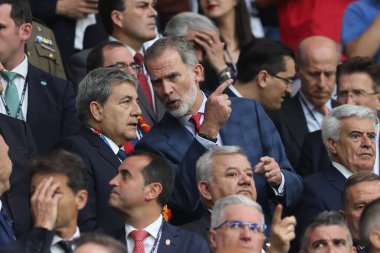 Gelsenkirchen, Almanya 20.06.2024: İspanya Kralı VI. Filippo, İspanya ile İtalya arasında Gelsenkirchen 'deki Veltins Arena Stadyumu' nda oynanan UEFA EURO 2024 grup B futbol maçında kürsüde yer aldı..