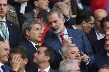 Gelsenkirchen, Almanya 20.06.2024: İspanya Kralı VI. Filippo, İspanya ile İtalya arasında Gelsenkirchen 'deki Veltins Arena Stadyumu' nda oynanan UEFA EURO 2024 grup B futbol maçında kürsüde yer aldı..