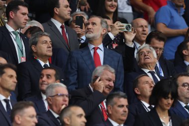Gelsenkirchen, Almanya 20.06.2024: İspanya Kralı VI. Filippo, İspanya ile İtalya arasında Gelsenkirchen 'deki Veltins Arena Stadyumu' nda oynanan UEFA EURO 2024 grup B futbol maçında kürsüde yer aldı..