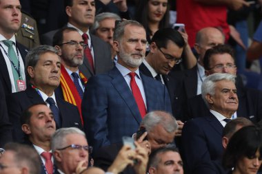 Gelsenkirchen, Almanya 20.06.2024: İspanya Kralı VI. Filippo, İspanya ile İtalya arasında Gelsenkirchen 'deki Veltins Arena Stadyumu' nda oynanan UEFA EURO 2024 grup B futbol maçında kürsüde yer aldı..