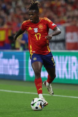 Gelsenkirchen, Almanya 20.06.2024: Gelsenkirchen 'deki Veltins Arena stadyumunda İspanya ile İtalya arasında oynanan UEFA EURO 2024 grup B grup futbol maçı sırasında İspanya' dan Nico Williams.