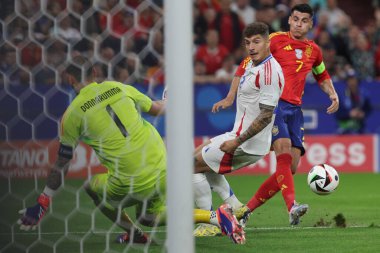 Gelsenkirchen, Almanya 20.06.2024: İtalyan Giovanni Di Lorenzo, İspanyol Alvaro Morata, İspanya 'nın Gelsenkirchen' deki Veltins Arena stadyumunda İtalya ile İtalya arasında oynanan UEFA EURO 2024 grup B grup futbol maçı sırasında.