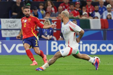Gelsenkirchen, Almanya 20.06.2024: Gelsenkirchen 'deki Veltins Arena stadyumunda İspanya ile İtalya arasında oynanan UEFA EURO 2024 grup B grup futbol maçı sırasında İspanya' dan Dani Carvajal.