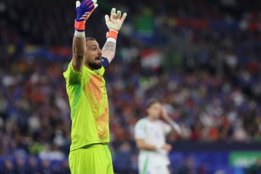 Gelsenkirchen, Almanya 20.06.2024: Gelsenkirchen 'deki Veltins Arena Stadyumu' nda İspanya ile İtalya arasında oynanan UEFA EURO 2024 grup B futbol maçı sırasında İtalyan Gianluigi Donnarumma.