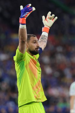Gelsenkirchen, Almanya 20.06.2024: Gelsenkirchen 'deki Veltins Arena Stadyumu' nda İspanya ile İtalya arasında oynanan UEFA EURO 2024 grup B futbol maçı sırasında İtalyan Gianluigi Donnarumma.