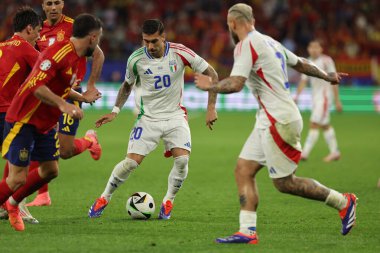 Gelsenkirchen, Almanya 20.06.2024: Gelsenkirchen 'deki Veltins Arena Stadyumu' nda İspanya ile İtalya arasında oynanan UEFA 2024 grup B futbol maçı sırasında İtalyan Mattia Zaccagni.