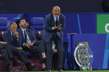 Gelsenkirchen, Almanya 20.06.2024: Luciano Spalletti teknik direktörü İtalya UEFA EURO 2024 grup B grup futbol maçı sırasında İspanya ile İtalya arasında Gelsenkirchen 'deki Veltins Arena Stadyumu' nda oynanmıştır..
