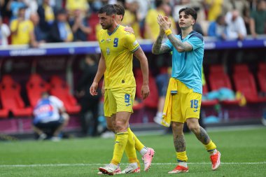 Düsseldorf, Almanya 21.06.2024: Ukraynalı Roman Yaremchuk, Dusseldorf 'taki Dsseldorf Arena' da Slovakya ile Ukrayna arasında oynanan UEFA EURO 2024 grup maçının zaferini kutladı