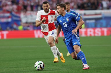 Leipzig, Almanya 24.06.2024: UEFA EURO 2024 Maç sırasında İtalyan Nicolo Barella, Hırvatistan ile İtalya arasında Leipzig Stadyumu 'nda oynanan B aşaması futbol karşılaşması..