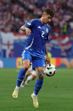Leipzig, Almanya 24.06.2024: UEFA EURO 2024 Maç sırasında İtalyan Giovanni Di Lorenzo, Hırvatistan ile İtalya arasında Leipzig Stadyumu 'nda oynanan B aşaması futbol karşılaşması..