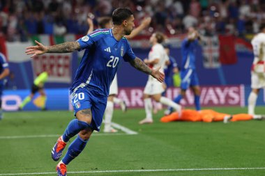 Leipzig, Almanya 24.06.2024: İtalyan Mattia Zaccagni 1-1 gol attı ve UEFA EURO 2024 Matchday 3, Hırvatistan ile İtalya arasında Leipzig Stadyumu 'nda oynanan B aşaması futbol maçını kutluyor.