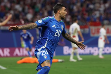 Leipzig, Almanya 24.06.2024: İtalyan Mattia Zaccagni 1-1 gol attı ve UEFA EURO 2024 Matchday 3, Hırvatistan ile İtalya arasında Leipzig Stadyumu 'nda oynanan B aşaması futbol maçını kutluyor.