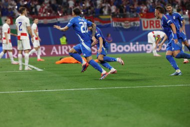 Leipzig, Almanya 24.06.2024: İtalyan Mattia Zaccagni 1-1 gol attı ve UEFA EURO 2024 Matchday 3, Hırvatistan ile İtalya arasında Leipzig Stadyumu 'nda oynanan B aşaması futbol maçını kutluyor.