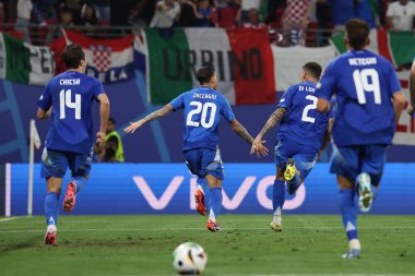 Leipzig, Almanya 24.06.2024: İtalyan Mattia Zaccagni 1-1 gol attı ve UEFA EURO 2024 Matchday 3, Hırvatistan ile İtalya arasında Leipzig Stadyumu 'nda oynanan B aşaması futbol maçını kutluyor.