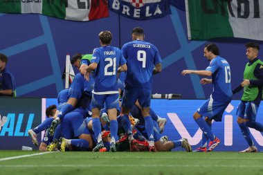 Leipzig, Almanya 24.06.2024: İtalyan Mattia Zaccagni 1-1 gol attı ve UEFA EURO 2024 Matchday 3, Hırvatistan ile İtalya arasında Leipzig Stadyumu 'nda oynanan B aşaması futbol maçını kutluyor.