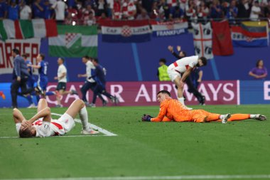 Leipzig, Almanya 24.06.2024: Hırvat futbolcular Hırvat Josip Stanisiç ve Hırvat Dominik Livakoviç 'i, UEFA EURO 2024 Matchday 3, Hırvatistan ile İtalya arasında Leipzig Stadyumu' nda oynanan B aşaması futbol maçında hayal kırıklığına uğrattı..
