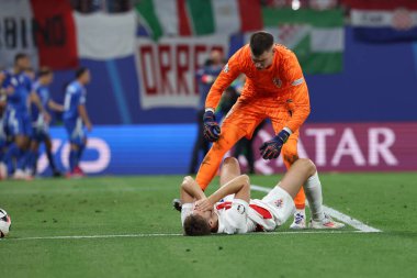 Leipzig, Almanya 24.06.2024: Hırvat futbolcular Hırvat Josip Stanisiç ve Hırvat Dominik Livakoviç 'i, UEFA EURO 2024 Matchday 3, Hırvatistan ile İtalya arasında Leipzig Stadyumu' nda oynanan B aşaması futbol maçında hayal kırıklığına uğrattı..