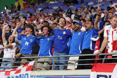 Leipzig, Almanya 24.06.2024: İtalya taraftarları, Leipzig Stadyumu 'nda Hırvatistan ile İtalya arasında oynanan 3..