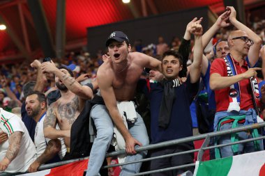 Leipzig, Almanya 24.06.2024: İtalya taraftarları, Leipzig Stadyumu 'nda Hırvatistan ile İtalya arasında oynanan 3..