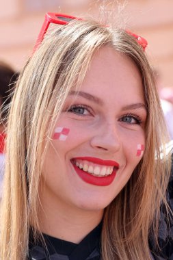 Leipzig, Almanya 24.06.2024: Leipzig meydanında Hırvatistan ile İtalya arasında Leipzig Stadyumu 'nda oynanan UEFA EURO 2024 grup B aşaması futbol maçını bekleyen İtalyan ve Hırvat taraftarlar.