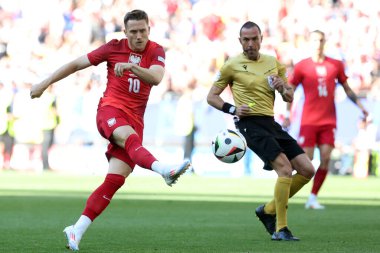 Dortmund, Almanya 25.06.2024: UEFA EURO 2024 Maçı sırasında Polonyalı Piotr Zieliski, Fransa ile Polonya arasındaki D aşaması futbol maçı BVB Stadion Dortmund