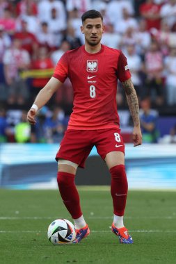 Dortmund, Almanya 25.06.2024: UEFA EURO 2024 maçında Polonya 'dan Jakub Moder, Fransa ile Polonya arasındaki D aşaması futbol maçı BVB Stadion Dortmund.
