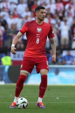 Dortmund, Almanya 25.06.2024: UEFA EURO 2024 maçında Polonya 'dan Jakub Moder, Fransa ile Polonya arasındaki D aşaması futbol maçı BVB Stadion Dortmund.