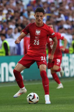Dortmund, Almanya 25.06.2024: UEFA EURO 2024 Maçı sırasında Polonyalı Kacper Urbaski, Fransa ile Polonya arasındaki D aşaması futbol maçı BVB Stadion Dortmund