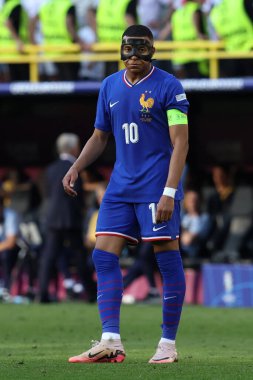 Dortmund, Almanya 25.06.2024: Fransa 'dan Kylian Mbappe UEFA EURO 2024 Maçı sırasında, Fransa ile Polonya arasındaki D aşaması futbol maçı BVB Stadion Dortmund' da.