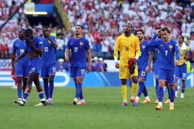 Dortmund, Almanya 25.06.2024: Fransız oyuncular UEFA EURO 2024 maçının sonunda taraftarlarını karşılıyor, Fransa ile Polonya arasındaki D aşaması futbol maçı BVB Stadion Dortmund 'da.