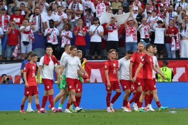 Dortmund, Almanya 25.06.2024: UEFA EURO 2024 maçının sonunda Polonyalı oyuncular, Fransa ile Polonya arasındaki D aşaması futbol maçı BVB Stadion Dortmund.
