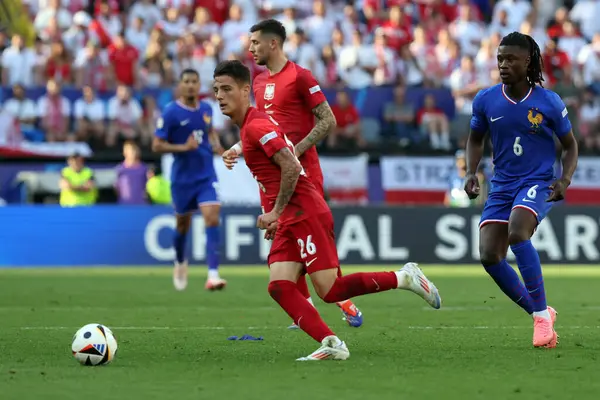 Dortmund, Almanya 25.06.2024: UEFA EURO 2024 Maçı sırasında, Fransa ile Polonya arasındaki D aşaması futbol maçı BVB Stadion Dortmund 'da oynanmıştır..