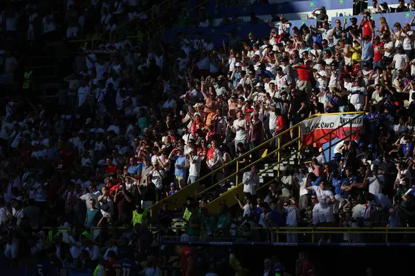 Dortmund, Almanya 25.06.2024: Polonya taraftarları UEFA EURO 2024 Maçı sırasında kürsüde, Fransa ile Polonya arasında BVB Stadion Dortmund 'da oynanan D aşaması futbol karşılaşması.